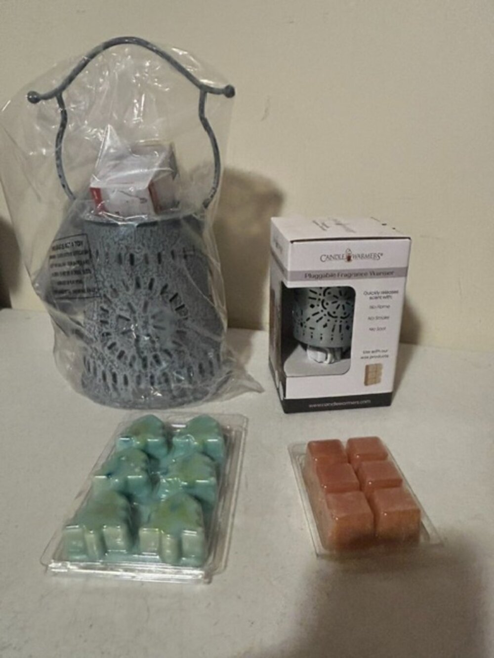 New  Electric Wax Warmer Lot with wax pieces